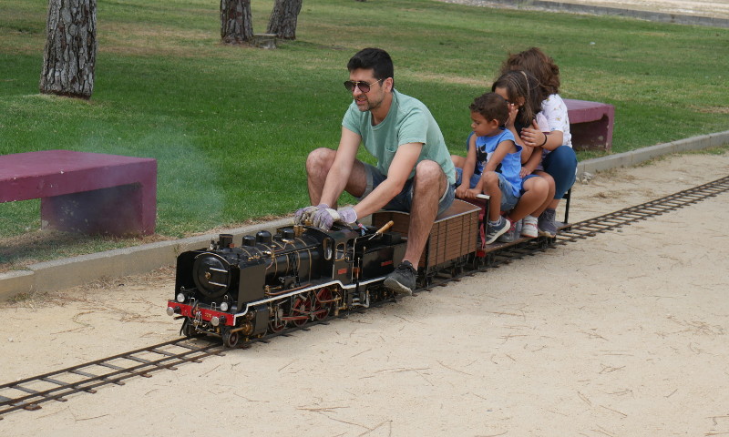 Nova locomotiva a vapor do Sr. Sebastião