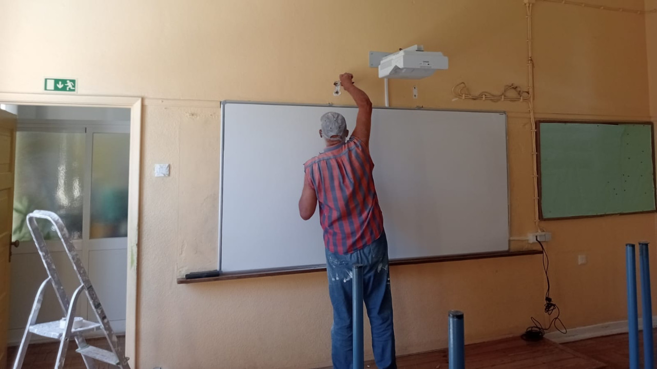 Reparação das salas de aula da EB1 de Corroios