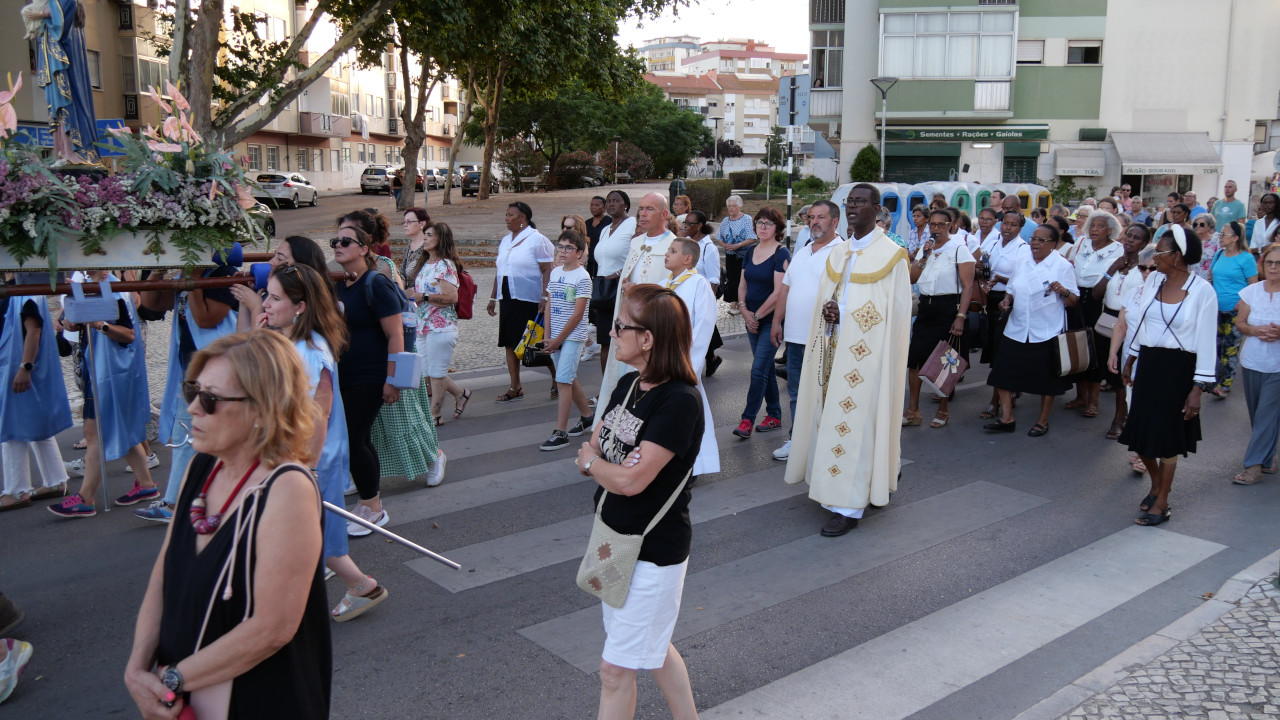 Procissão de Nossa Senhora da Graça nas ruas da Freguesia