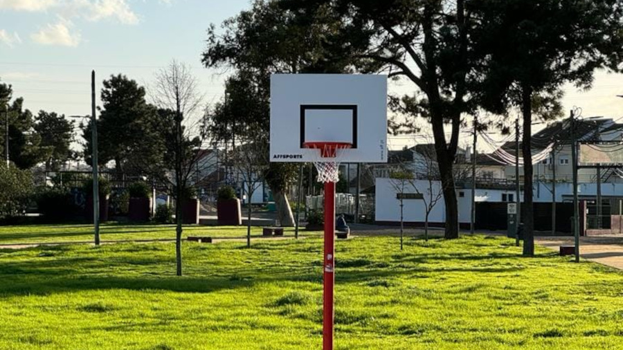 Tabelas de basquetebol novamente operacionais no Parque Urbano