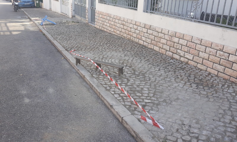 Reparação de calçada na rua Miguel Bombarda