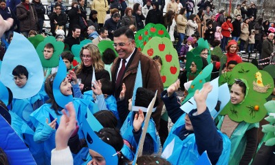 Desfile das crianças na folia do Carnaval